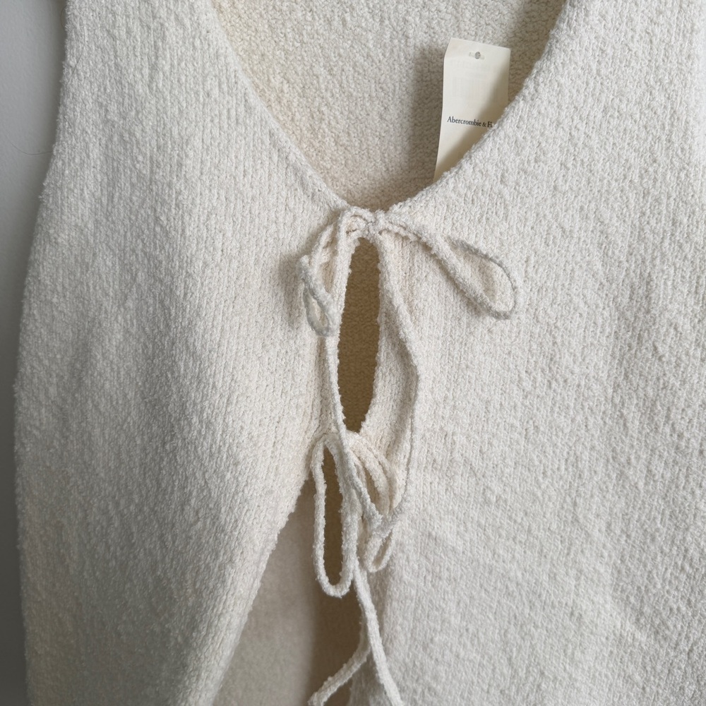 NWT Abercrombie & Fitch Textured Tie Front Vest - Picture 2 of 4